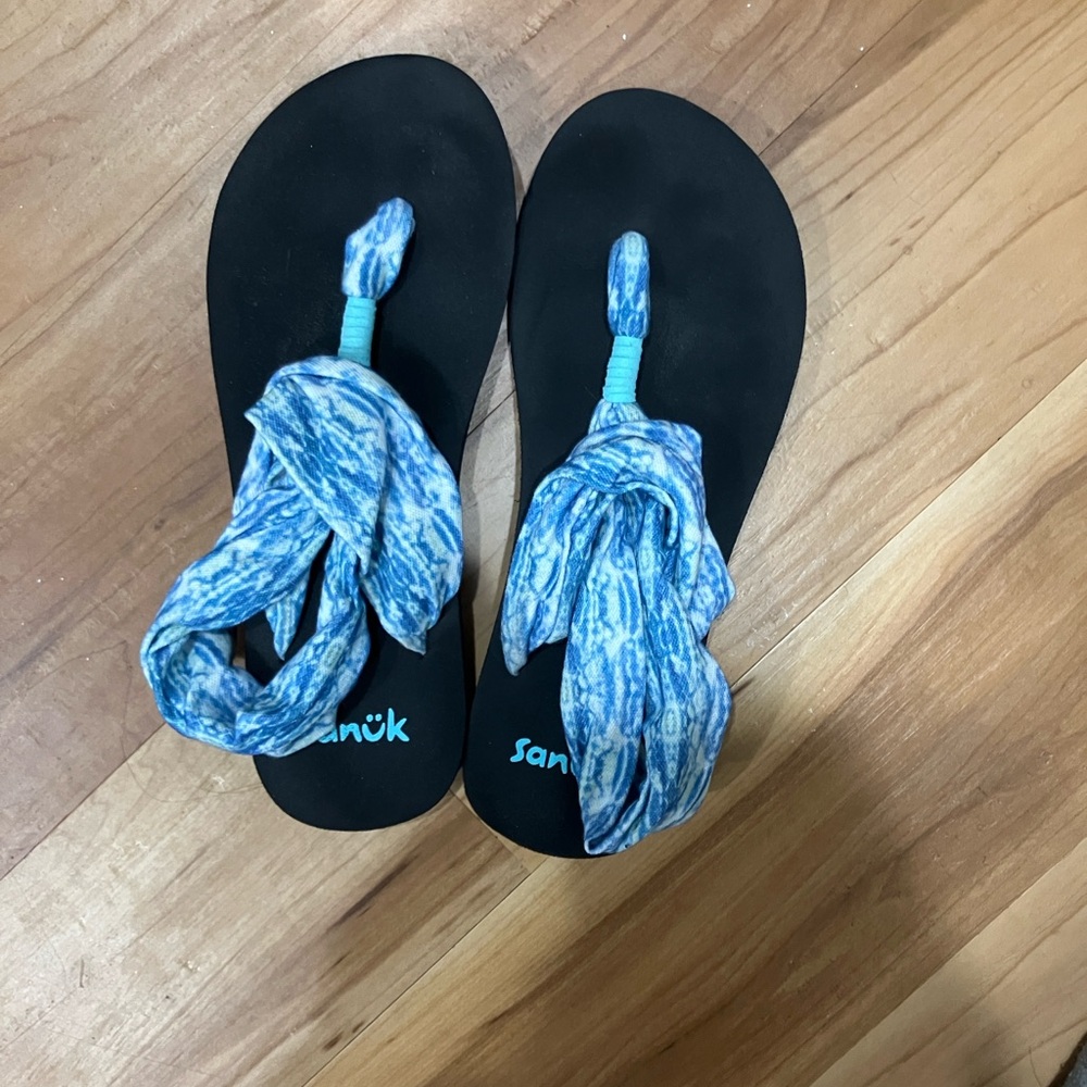 Sanuk Blue and Black Women's Sandals
